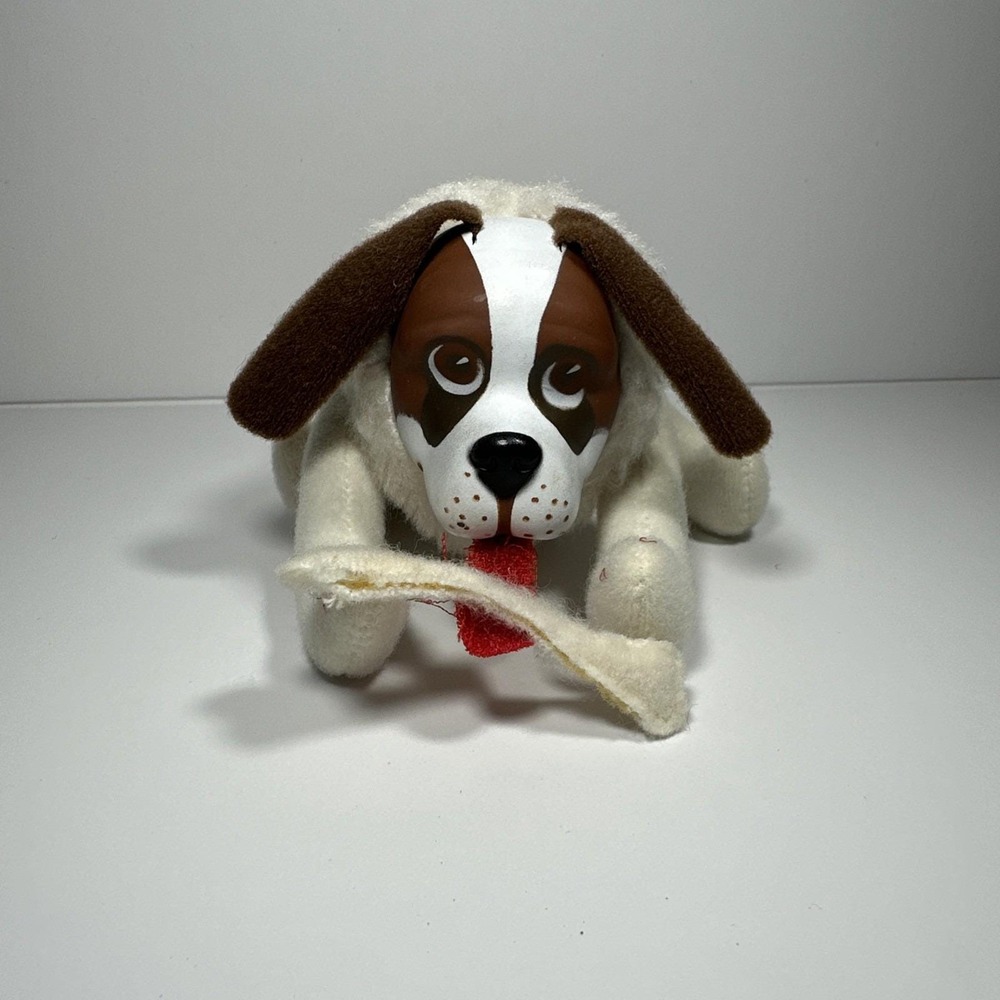Vintage 1976 Mattel Honey Hill Bunch Chum Dog W/ RARE Original White Fabric Bone